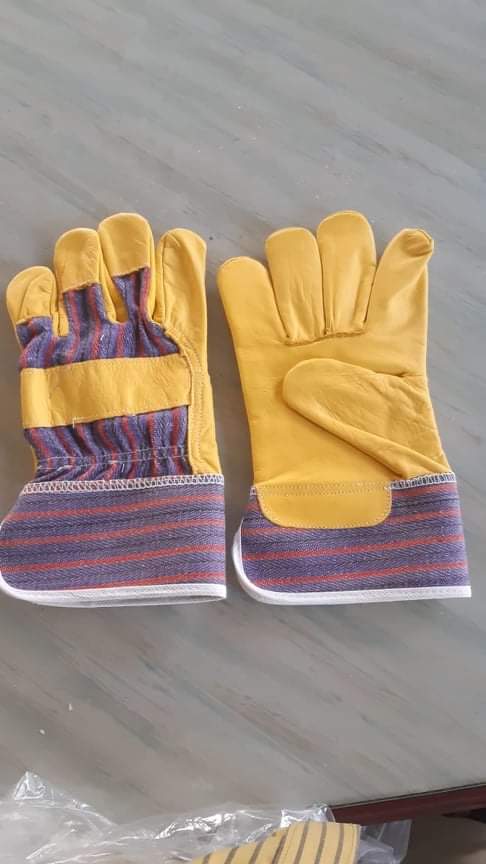 GLOVES 709